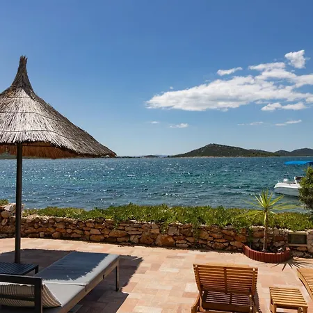 Family-friendly With Swimming Pool Cove Modrave, Sibenik - 20191 Apartamento