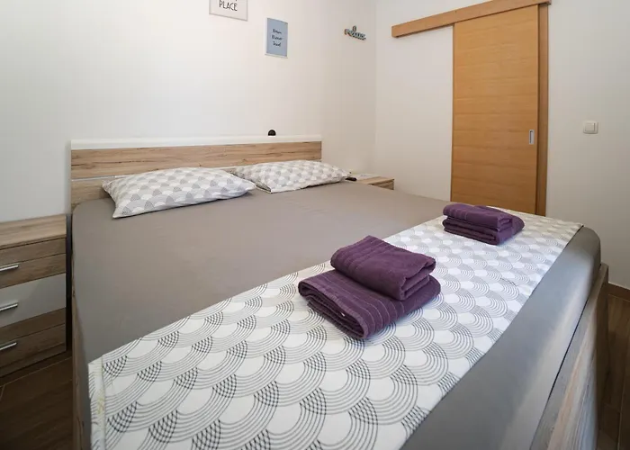 Family-friendly With Swimming Pool Cove Modrave, Sibenik - 20191 Apartamento *